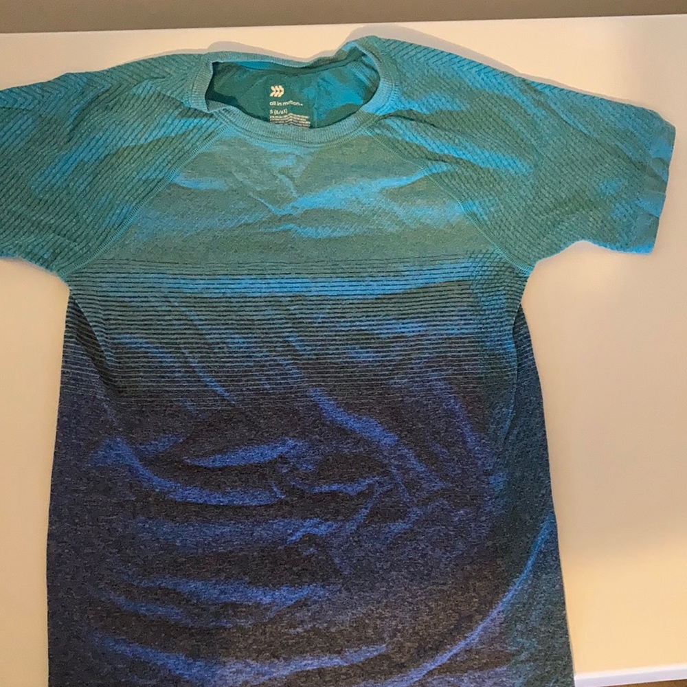 Blue size 6x active wear shirt